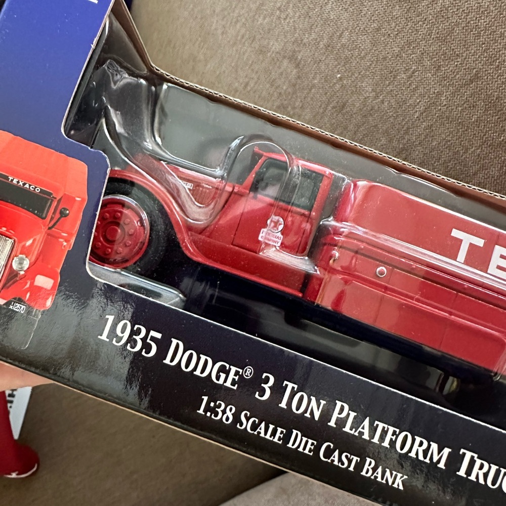 Texaco 1935 Collectible Red Die-Cast Truck Bank
